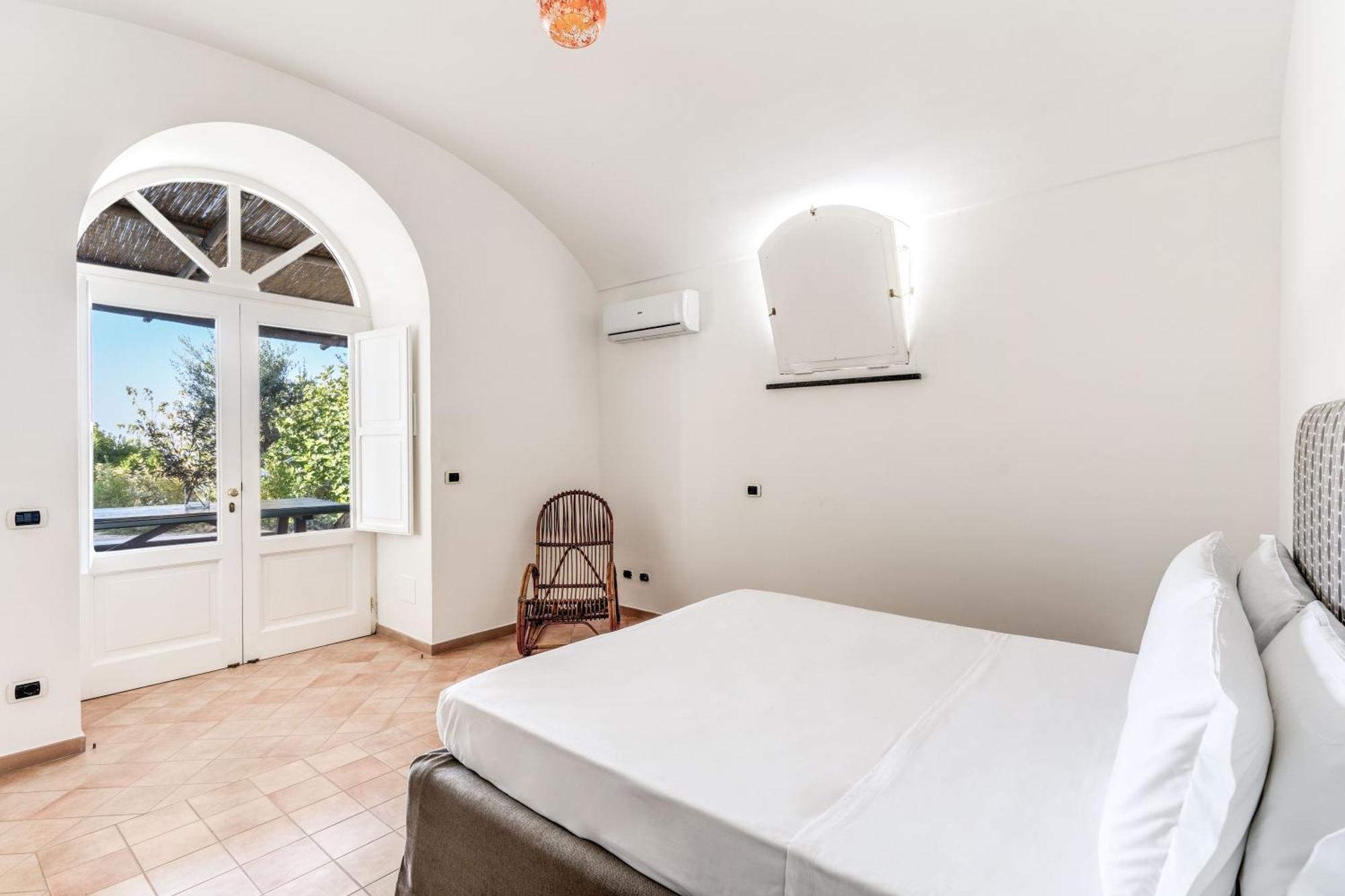 Villa Giulia Boutique Views Pool And Guest Services Соренто Екстериор снимка