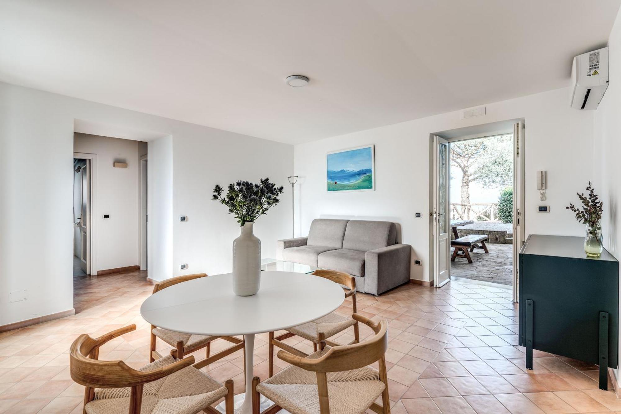 Villa Giulia Boutique Views Pool And Guest Services Соренто Екстериор снимка