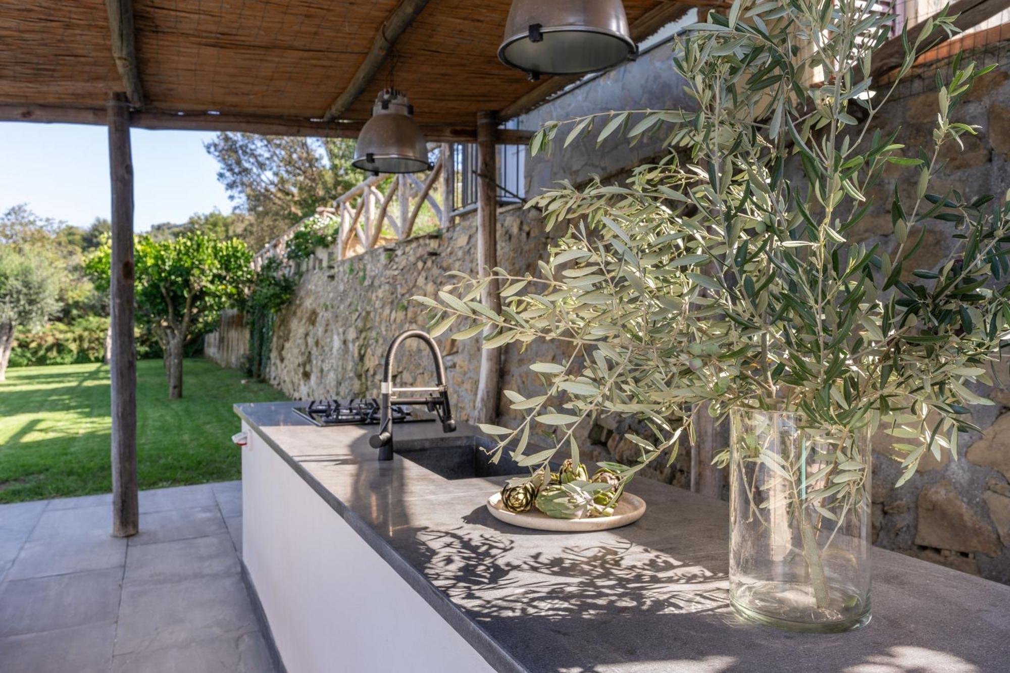 Villa Giulia Boutique Views Pool And Guest Services Соренто Екстериор снимка