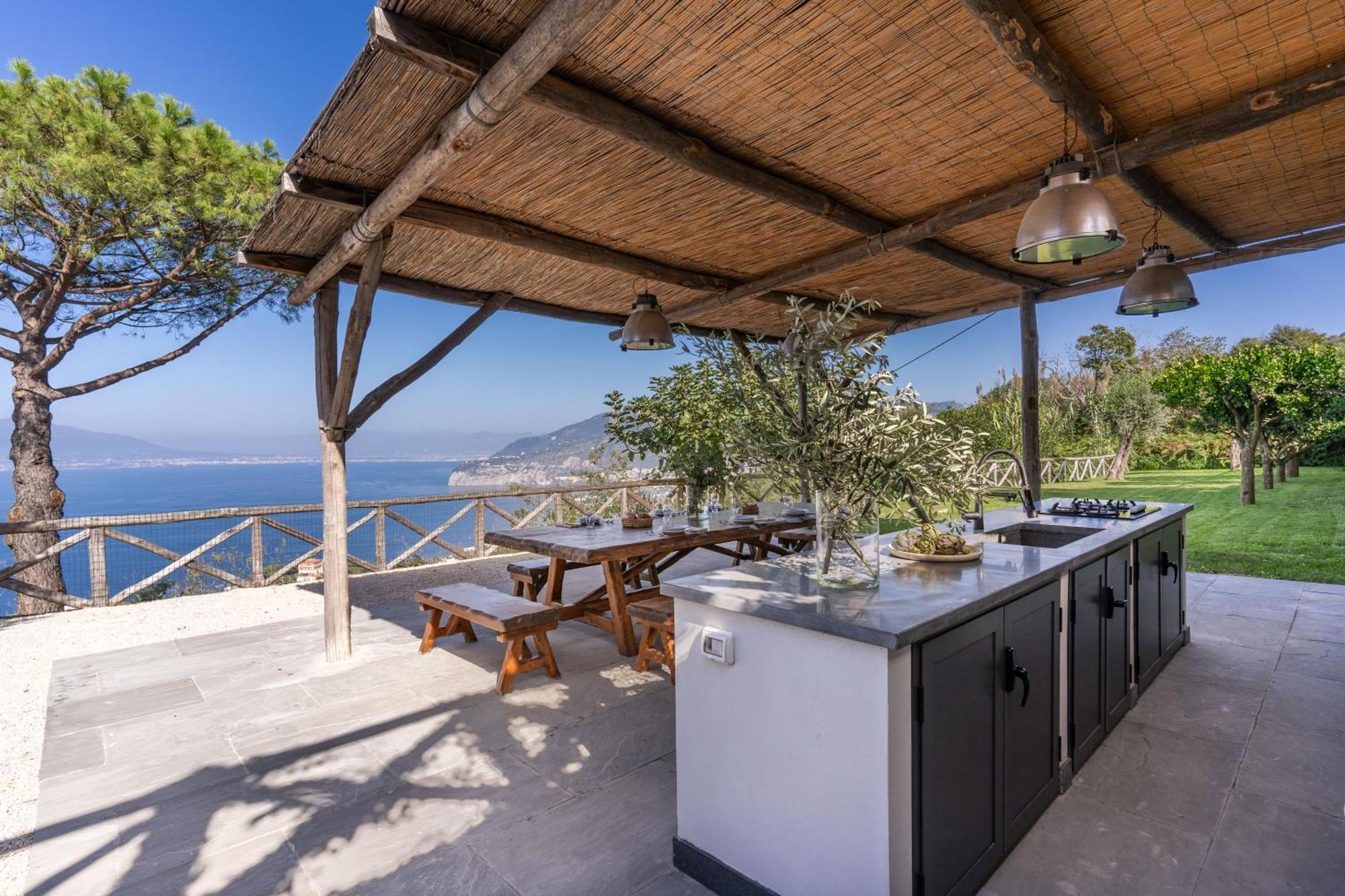 Villa Giulia Boutique Views Pool And Guest Services Соренто Екстериор снимка