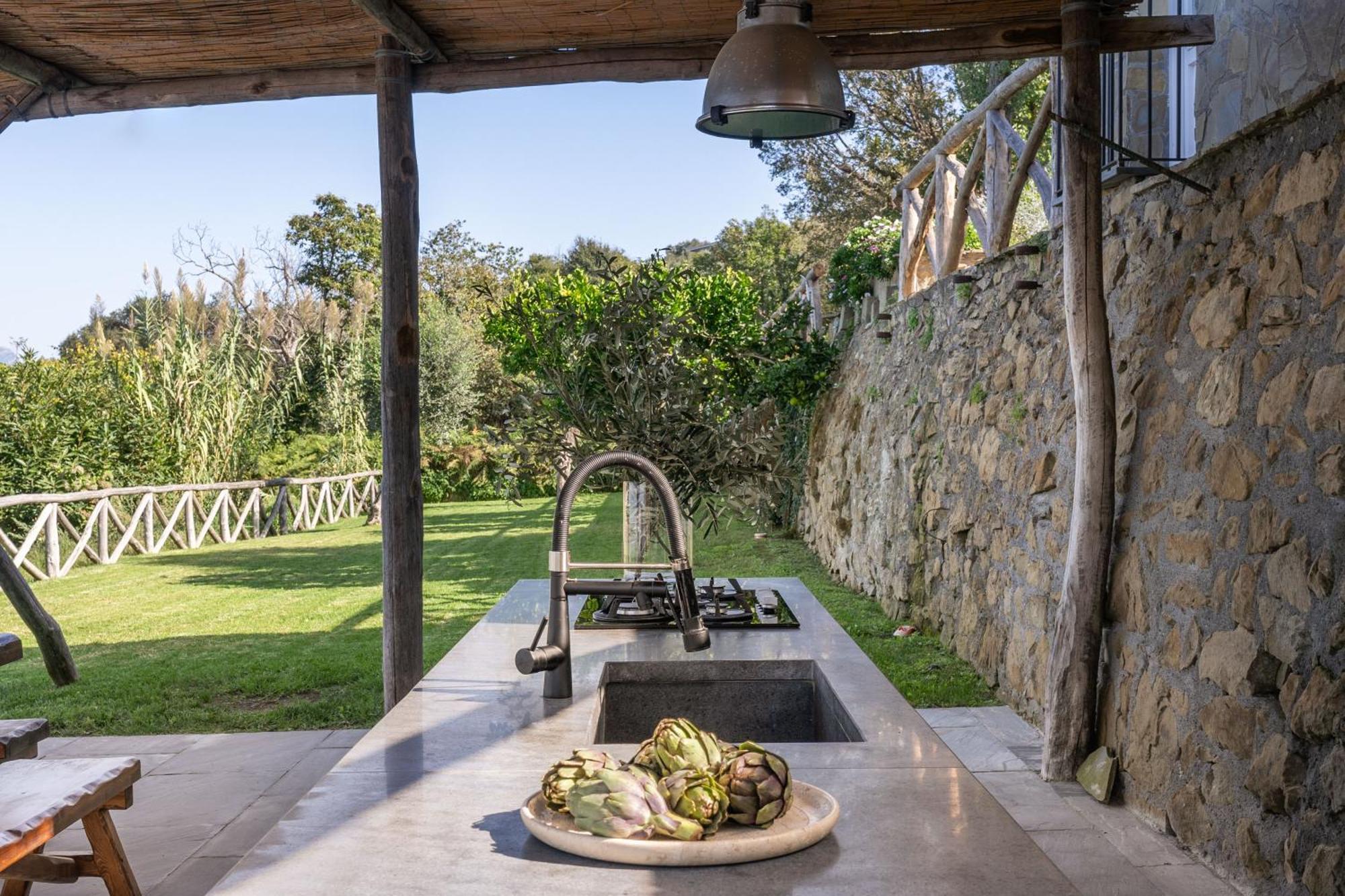 Villa Giulia Boutique Views Pool And Guest Services Соренто Екстериор снимка