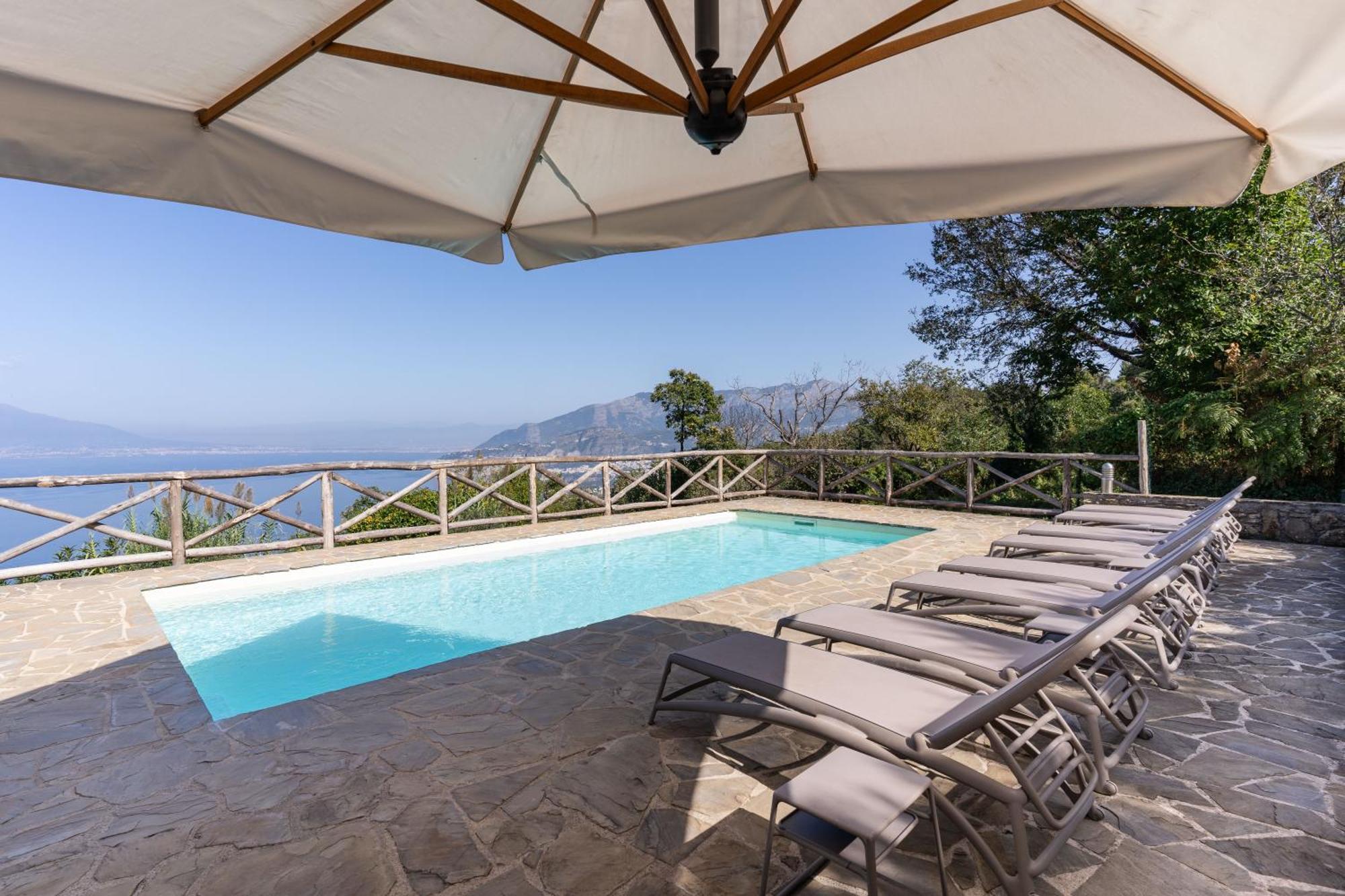 Villa Giulia Boutique Views Pool And Guest Services Соренто Екстериор снимка