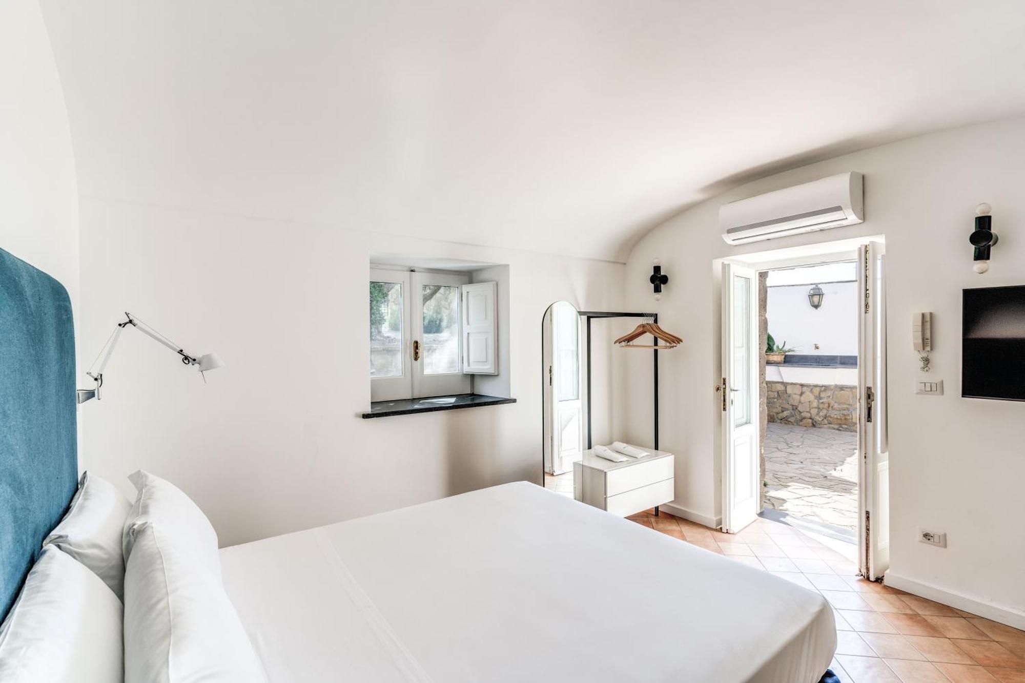 Villa Giulia Boutique Views Pool And Guest Services Соренто Екстериор снимка