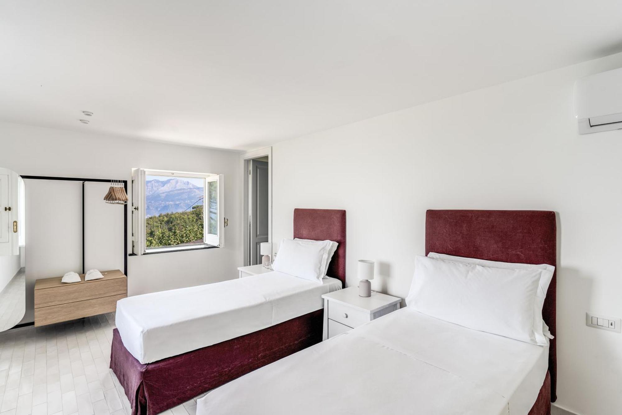 Villa Giulia Boutique Views Pool And Guest Services Соренто Екстериор снимка