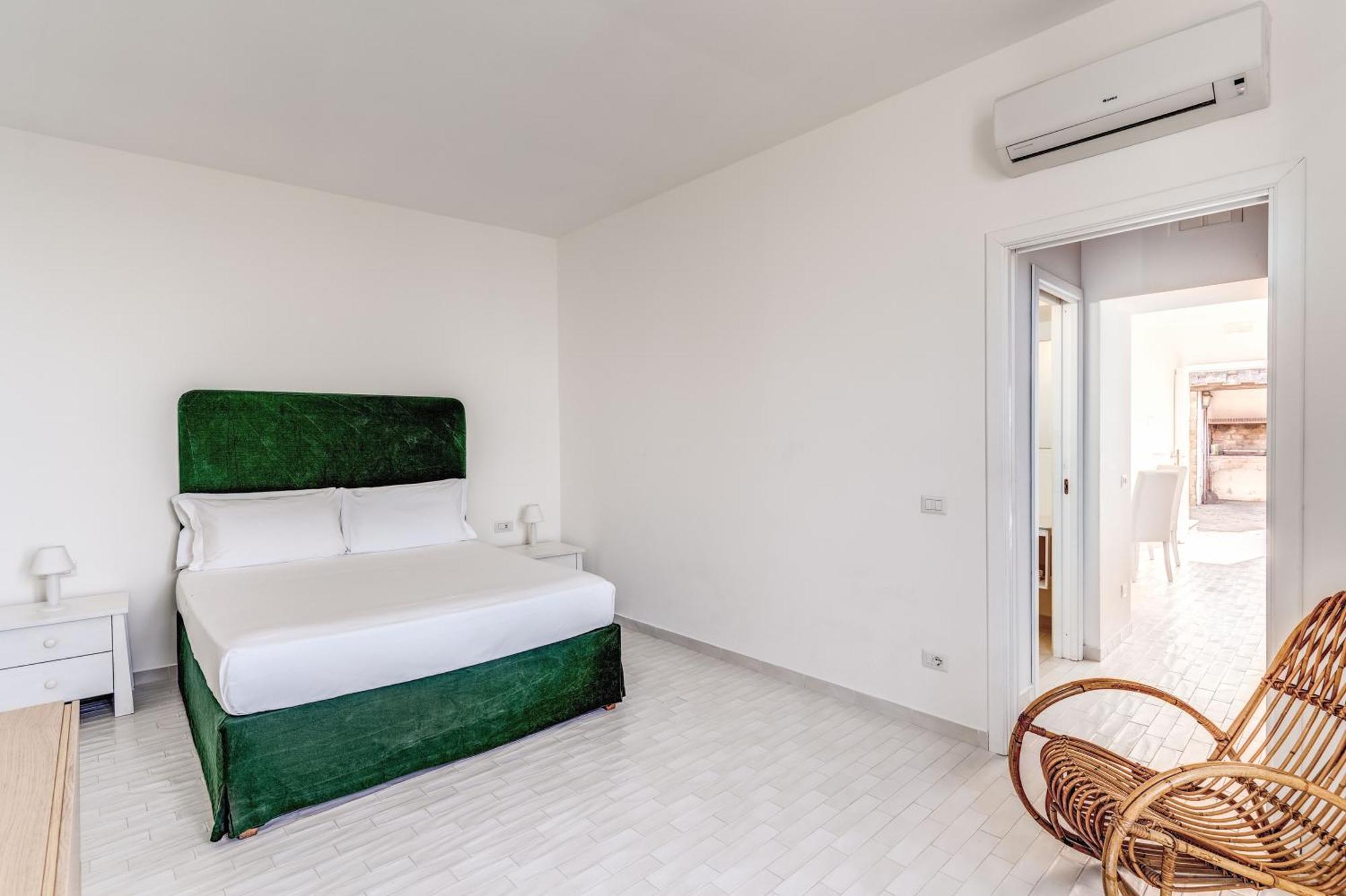 Villa Giulia Boutique Views Pool And Guest Services Соренто Екстериор снимка